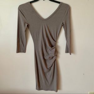 James Perse Standard Figure Flattering Long Sleeve V-neck Dress. EUC